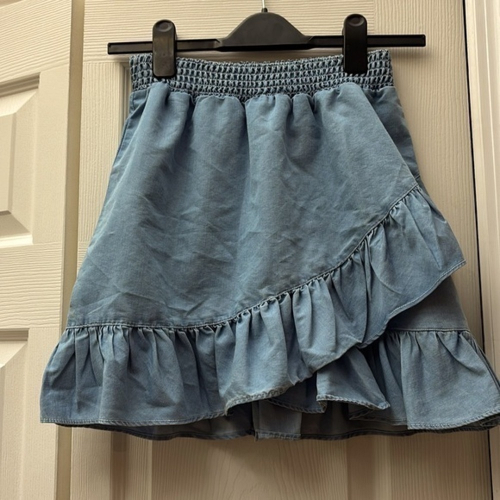 ❤️3 for $15!❤️ Women’s French Connection Chambray Mini Skirt, size XS